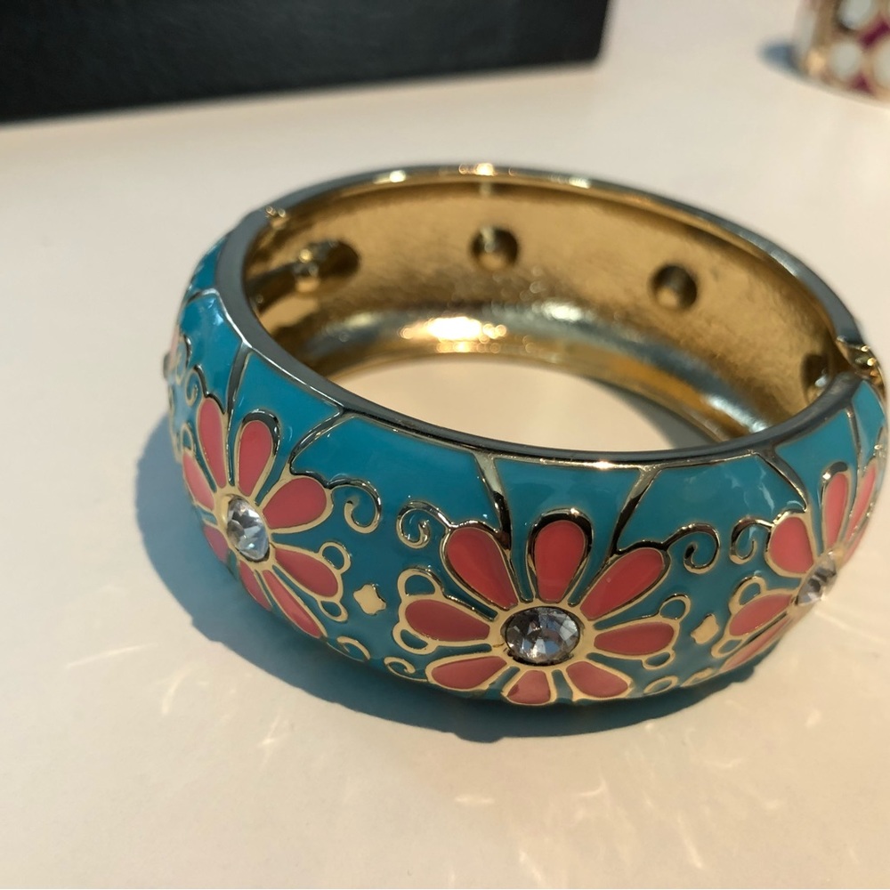 Bracelet with hinged opening. Blue/pink. NWOT